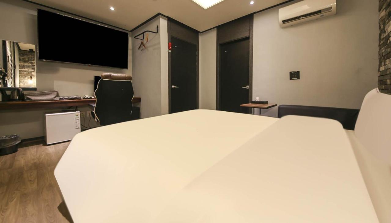 Hotel Parfe Cheonan Esterno foto