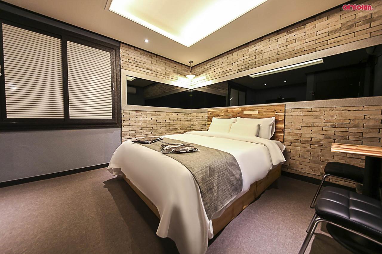 Hotel Parfe Cheonan Esterno foto